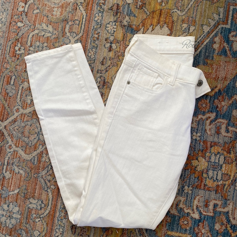 Old navy white rockstar jeans